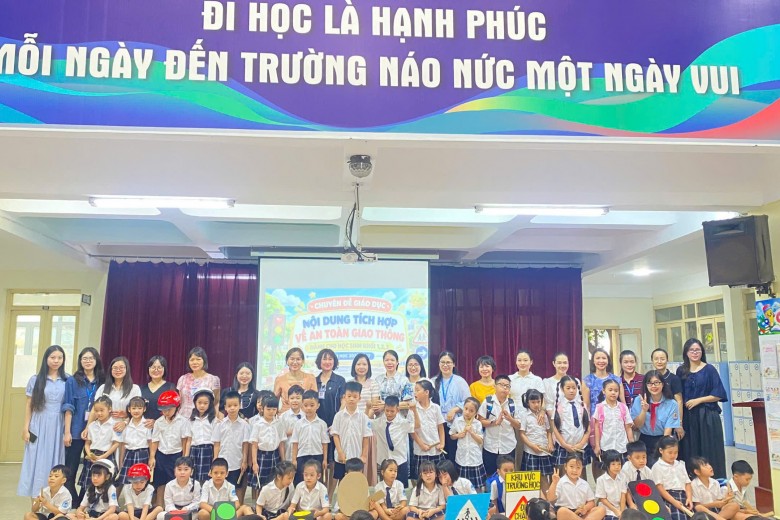 Khối Tiểu học Thực nghiệm KHGD triển khai giáo dục an toàn giao thông